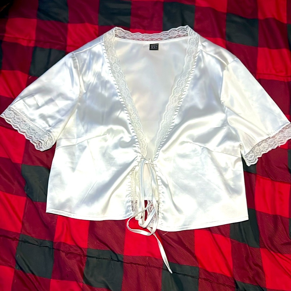Cropped White Silk Front Tie Top w/ Lace Lining